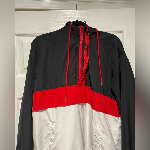 Forever 21 Windbreaker - size Medium - Picture 4 of 5